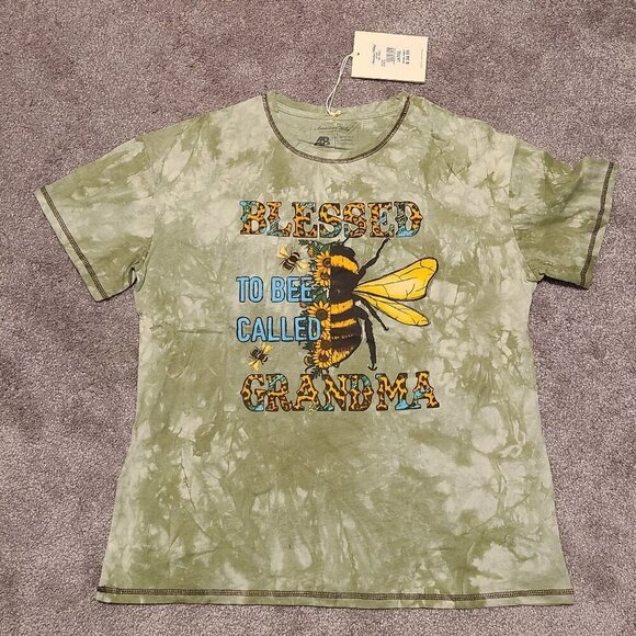 Tops - 🥵 NWT - Blessed to bee called Grandma